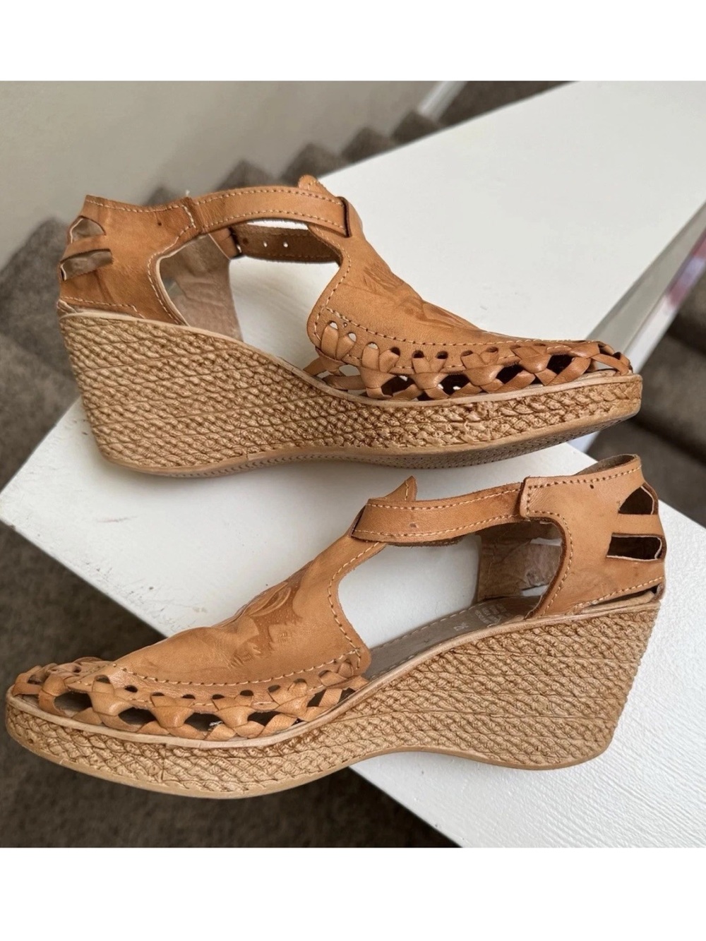 Armandos Leather Huarache Wedge Sandals Tan Rose Embossed Size 9 26 Mexican Boho - Picture 6 of 12